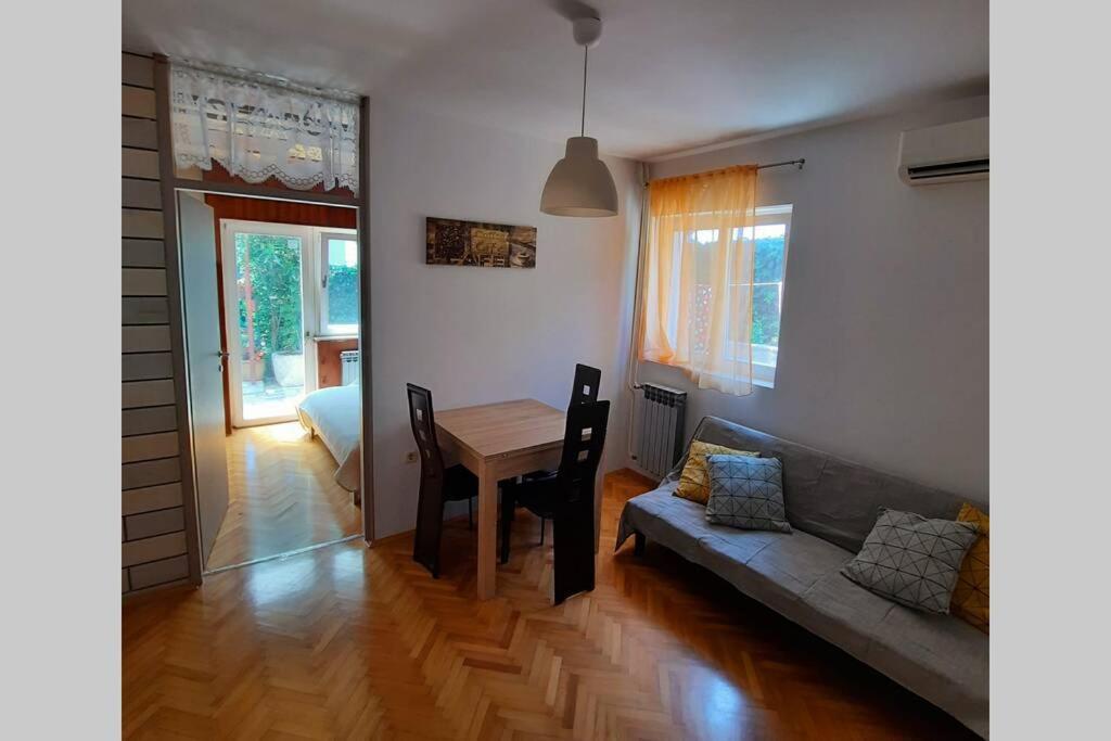 ميدولين Cozy Apartment Alma, Two Steps From The Sea المظهر الخارجي الصورة